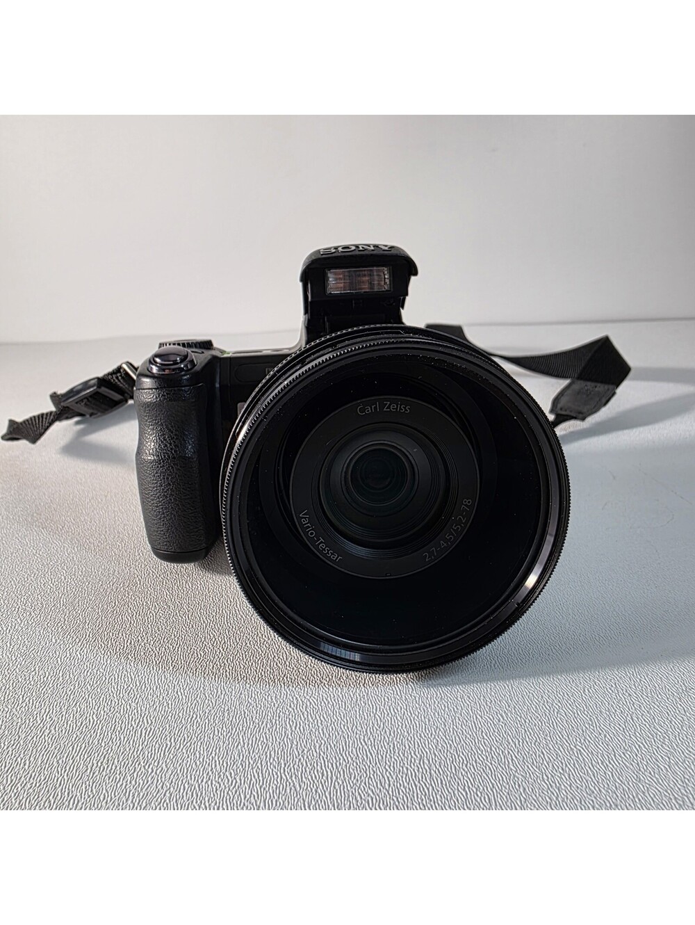 Sony Cyber-shot DSC-H9 8.1MP Digital Camera Bundle - Black, Tube, Filter, Card - Picture 2 of 9